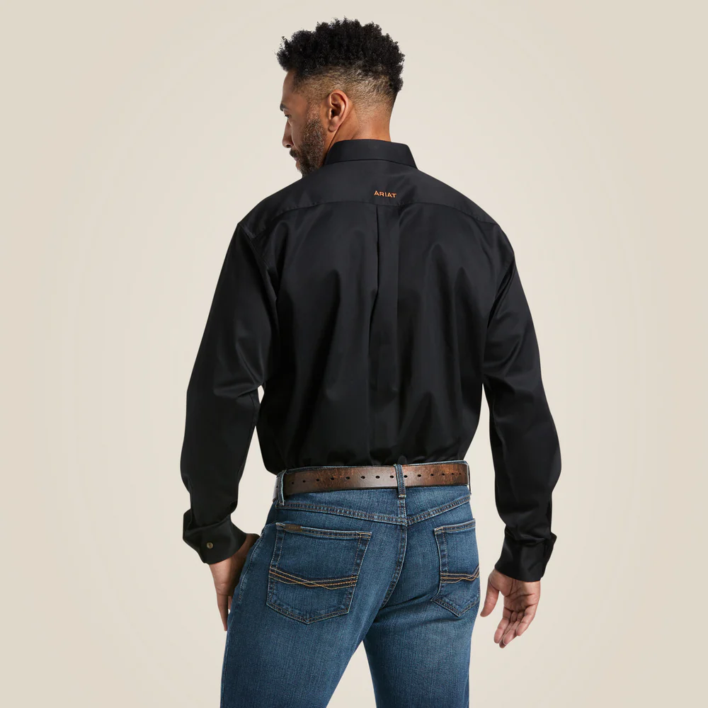 Solid Twill Classic Fit Shirt - 001-Black | Ariat 10000502